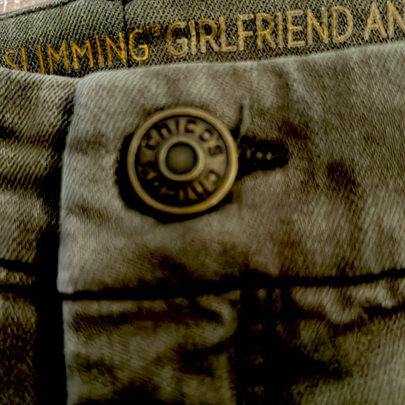 Chico’s So Slimming Girlfriend Ankle Jean - Picture 6 of 9